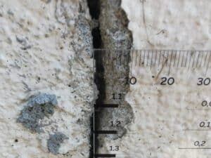 Mesure largeur fissure avec fissuromètre