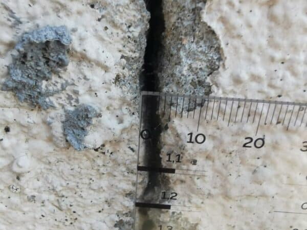 Mesure largeur fissure avec fissuromètre