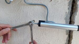 Fixation fissuromètre connecté R2