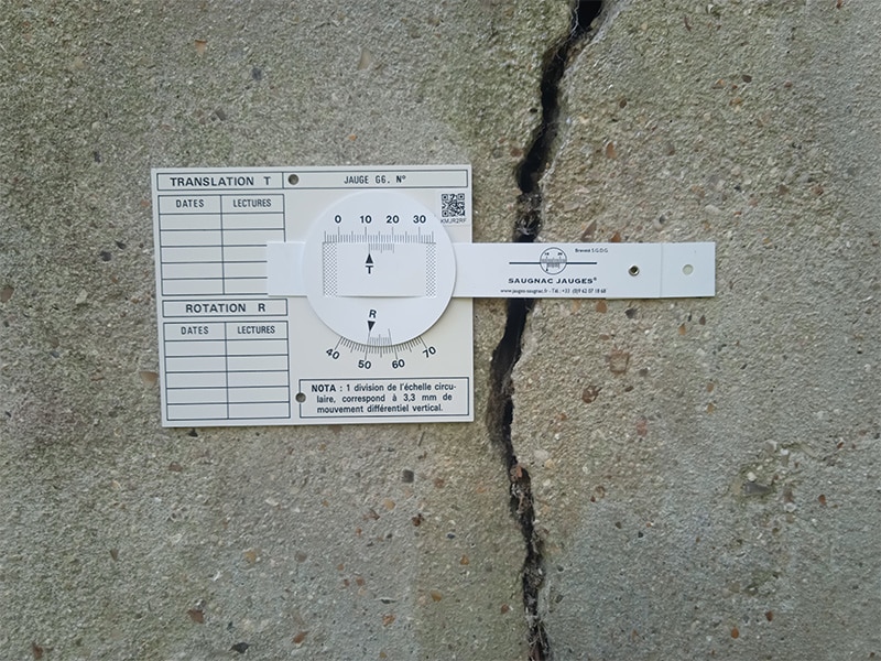 Jauge G3 - Mesurer le désaffleurement d'une fissure