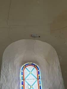 Fissuromètre R1 sur église