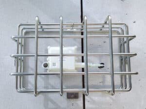 Protection de la jauge R1 avec une grille