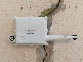 Surveillance fissure à distance